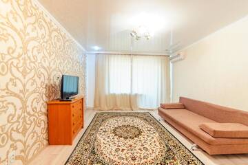 Фото Апартаменты Apartments on Revolyutsiya 3room г. Уральск 1